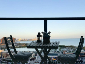 Ancient Whale x Creative Sea View Hotel Apartment